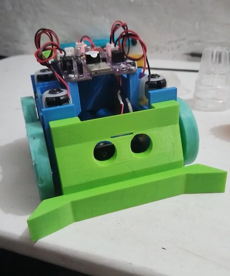 Robot TRINCABOT real